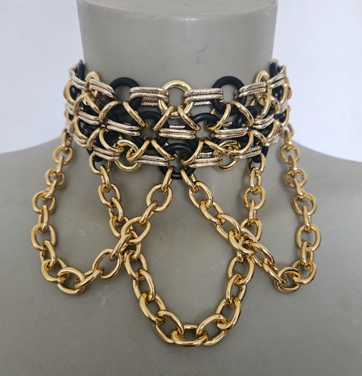 Halsband 4